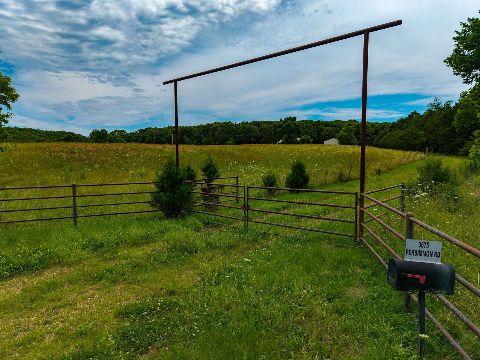 39.8 Acres of Agricultural Land with Home for Sale in Grovespring, Missouri