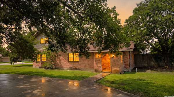 5 Acres of Land with Home for Lease in New Braunfels, Texas