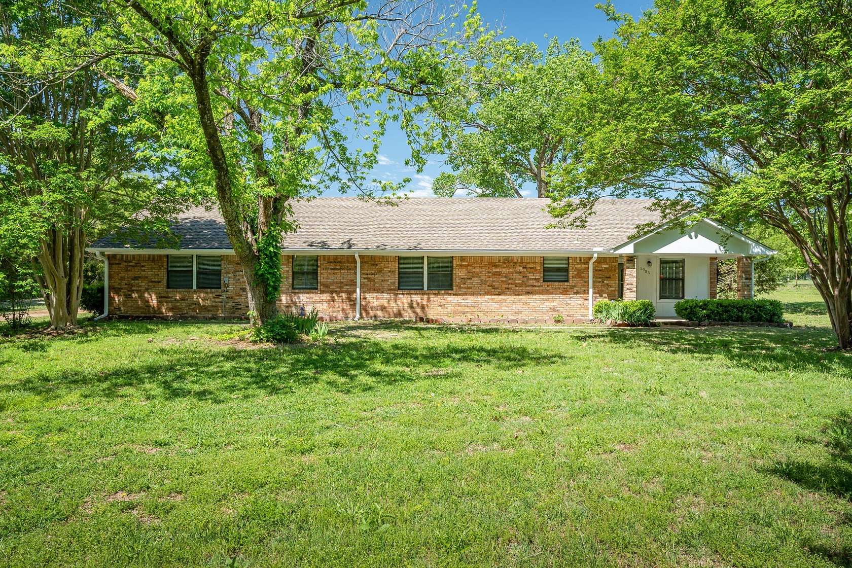 2 Acres of Land with Home for Lease in Lucas, Texas