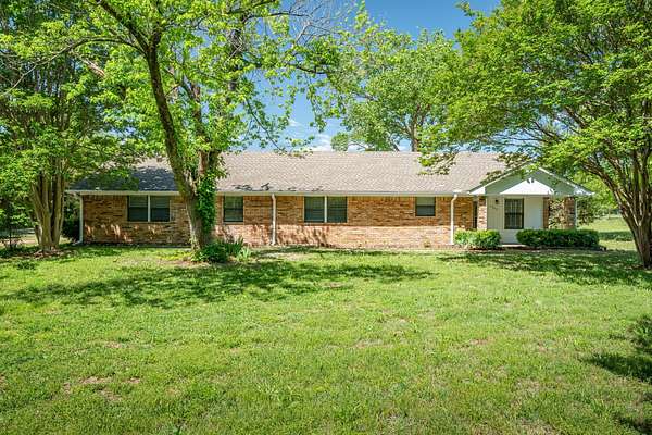 2 Acres of Land with Home for Lease in Lucas, Texas