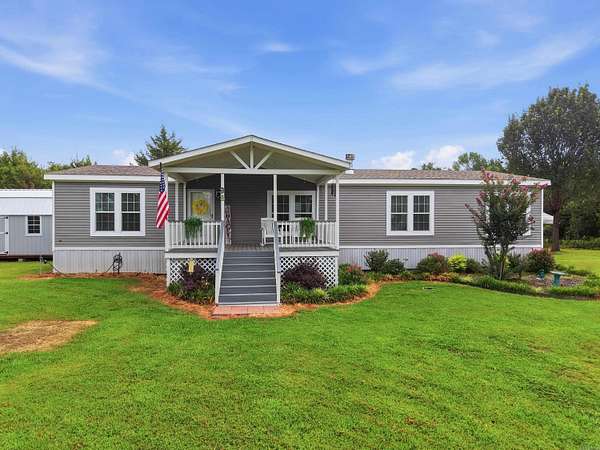 2.4 Acres of Land with Home for Sale in Greenbrier, Arkansas