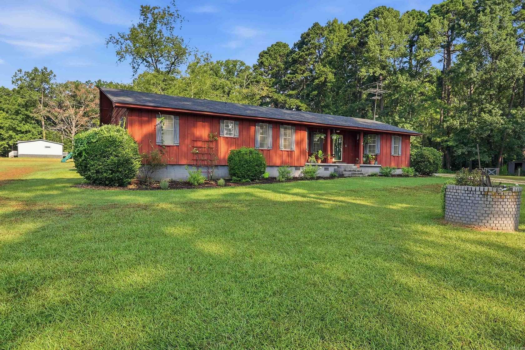 3.5 Acres of Land with Home for Sale in Sheridan, Arkansas