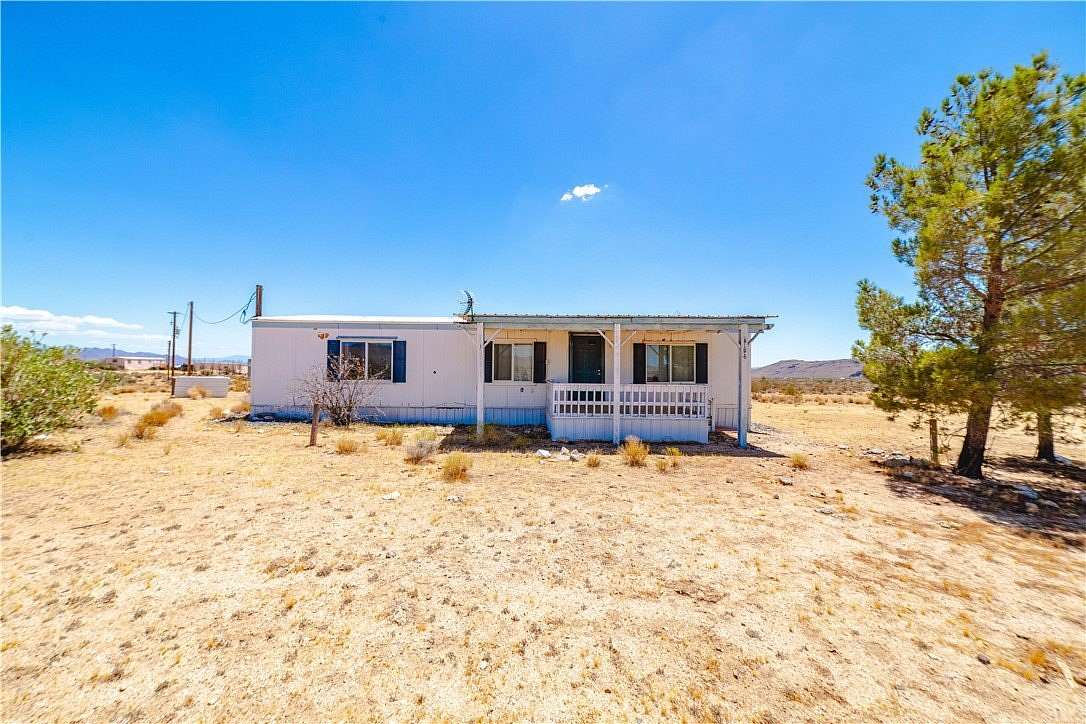 4.8 Acres of Land with Home for Sale in Golden Valley, Arizona