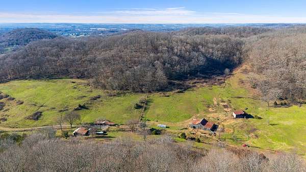 100 Acres of Land for Sale in Thompson's Station, Tennessee