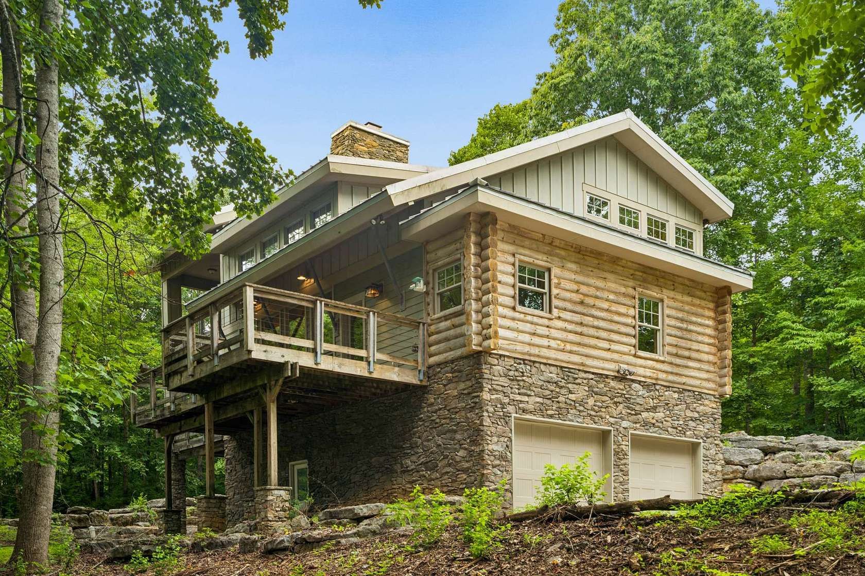 10 Acres of Land with Home for Sale in Nashville, Tennessee