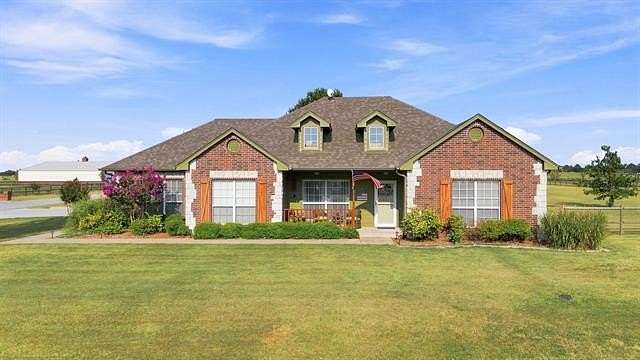 2 Acres of Land with Home for Sale in Skiatook, Oklahoma