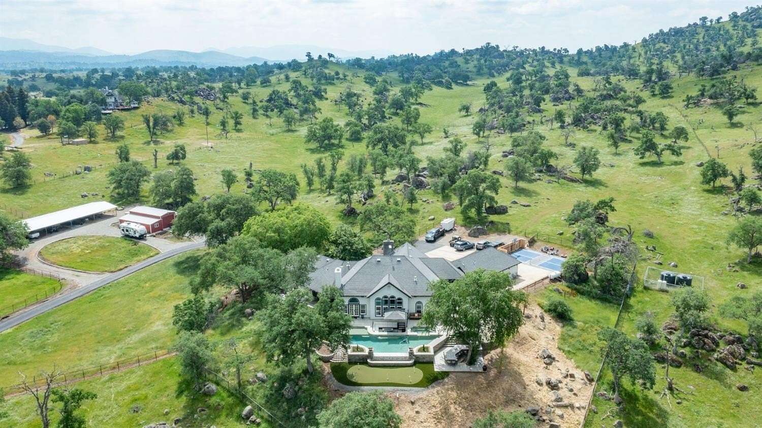 19.3 Acres of Land with Home for Sale in Clovis, California