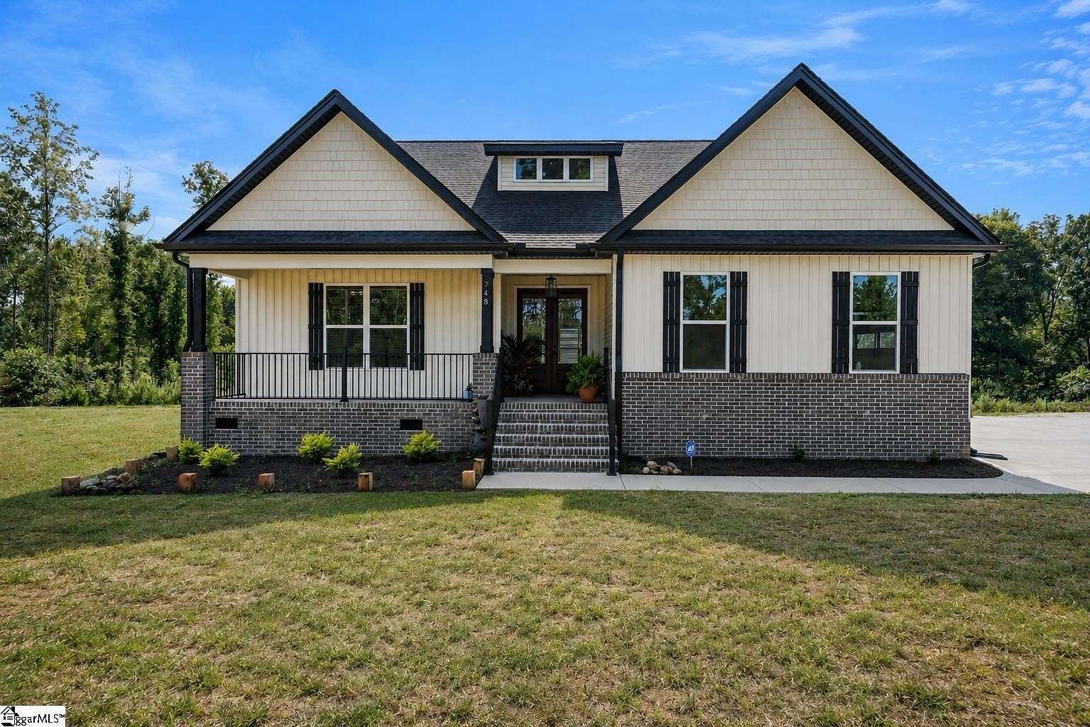2.5 Acres of Land with Home for Sale in Laurens, South Carolina