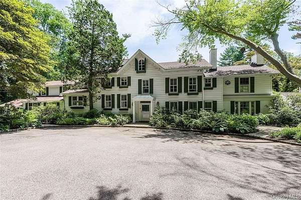 5 Acres of Land with Home for Sale in Matinecock, New York