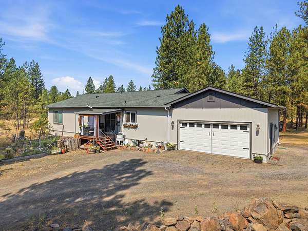 10 Acres of Land with Home for Sale in Reardan, Washington