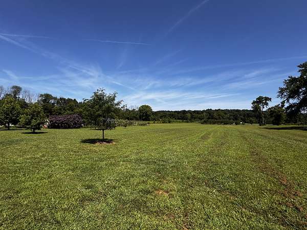 10.2 Acres of Land with Home for Sale in Lebanon, Tennessee