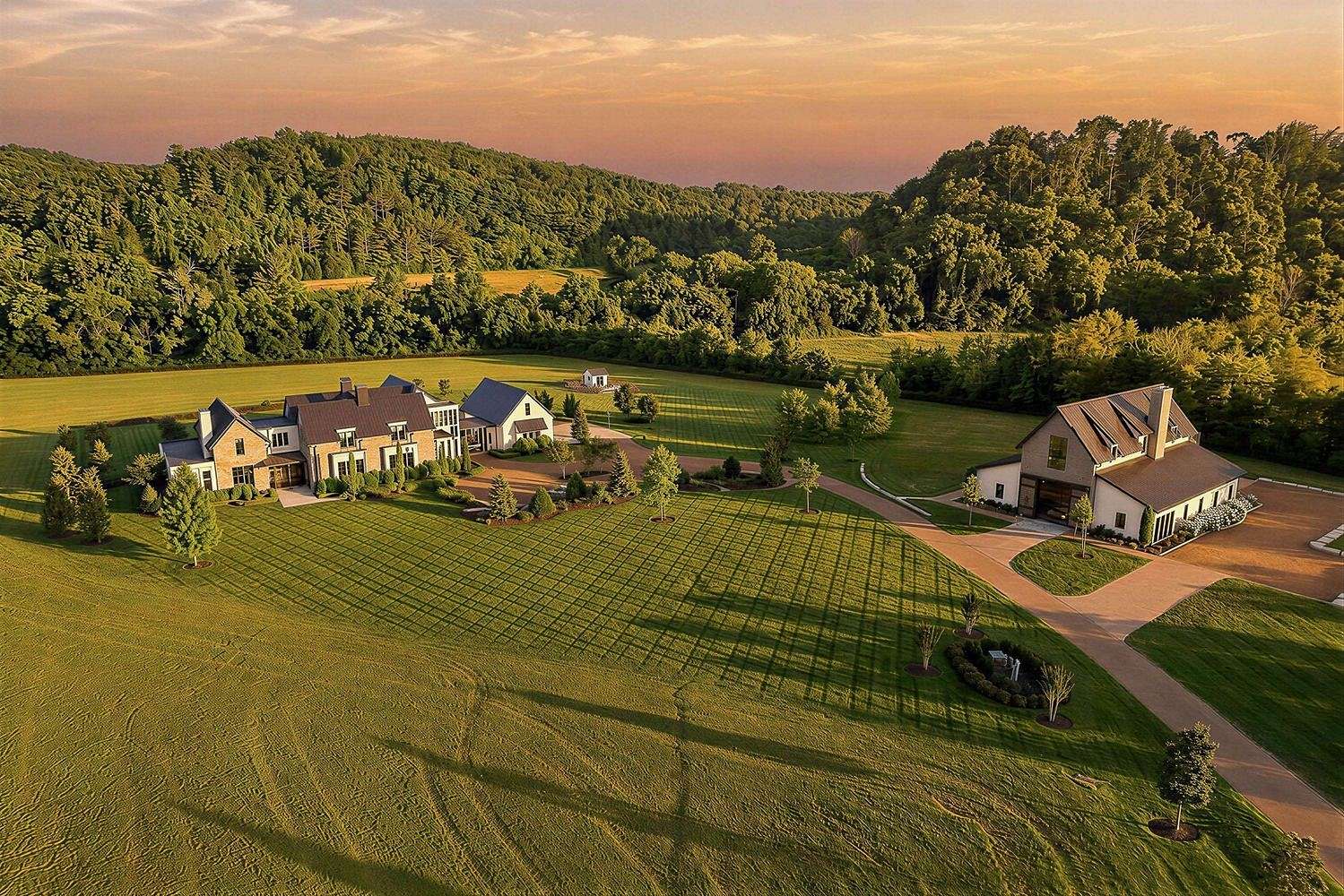 16.8 Acres of Land with Home for Sale in Franklin, Tennessee