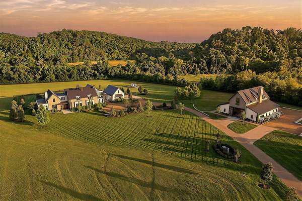 16.8 Acres of Land with Home for Sale in Franklin, Tennessee