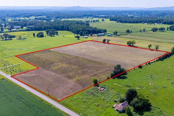 19.8 Acres of Agricultural Land for Sale in McMinnville, Tennessee