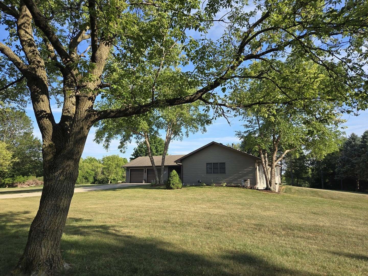 5.88 Acres of Land with Home for Sale in Harvard, Illinois