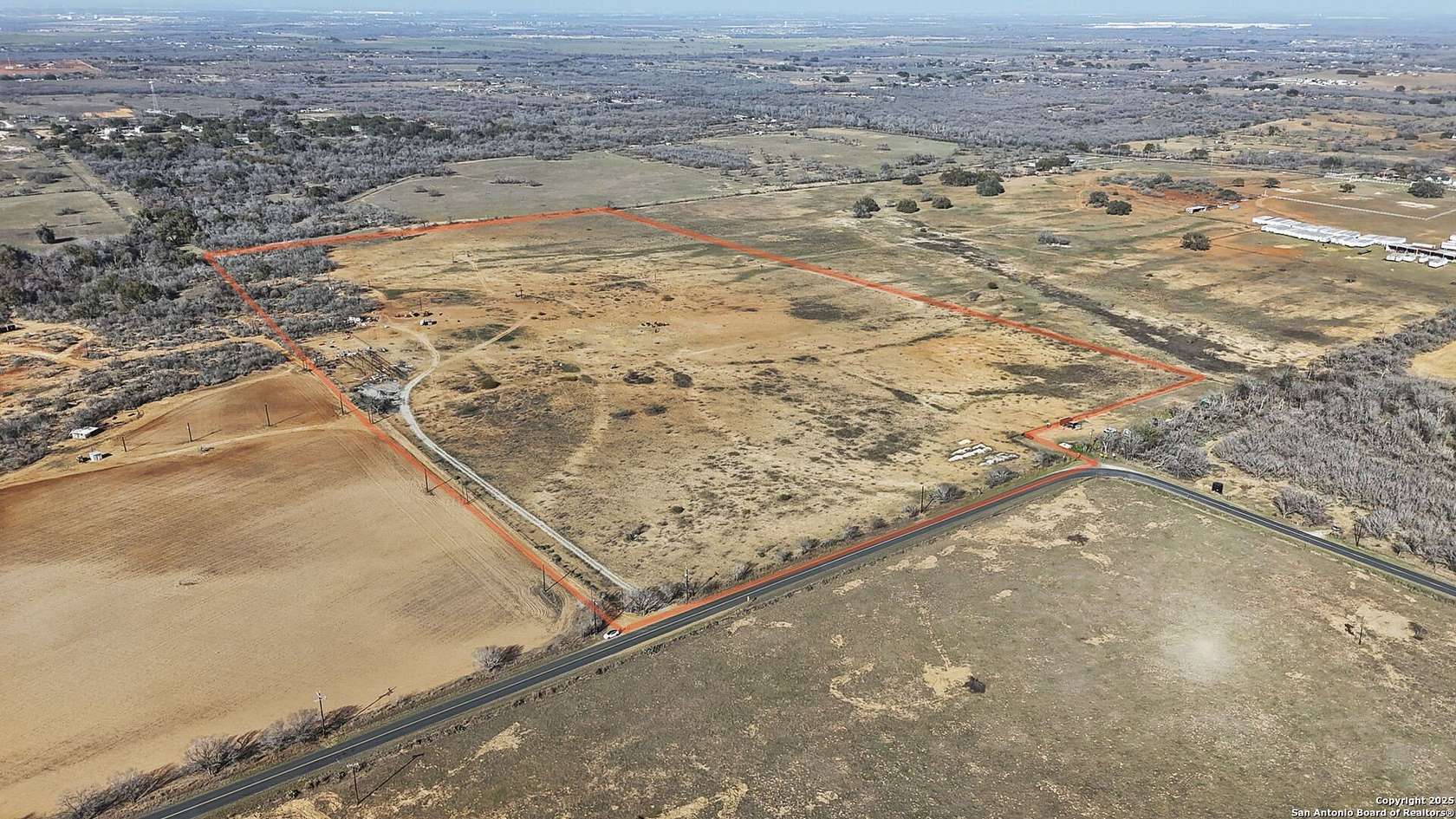 55.3 Acres of Agricultural Land for Sale in Somerset, Texas