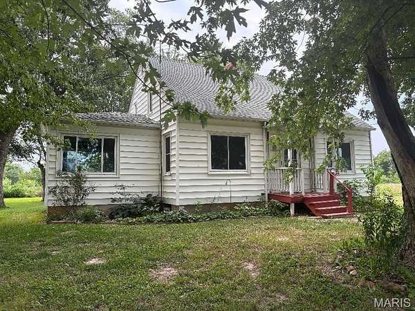 10.6 Acres of Land with Home for Sale in Sparta, Illinois