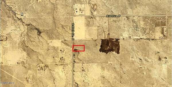 4.77 Acres of Land for Sale in Lake Los Angeles, California