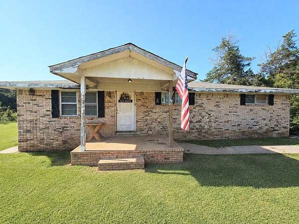 15.8 Acres of Land with Home for Sale in Montalba, Texas