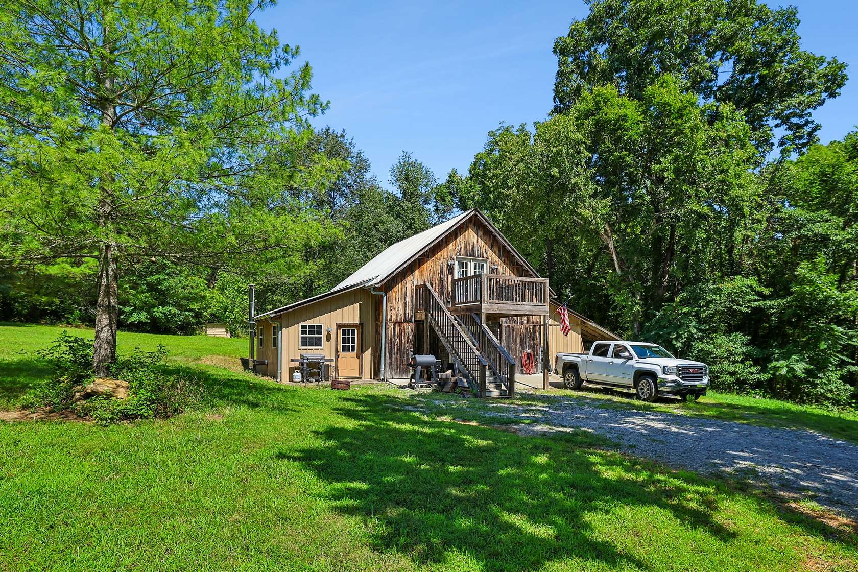11.3 Acres of Recreational Land with Home for Sale in Watertown, Tennessee