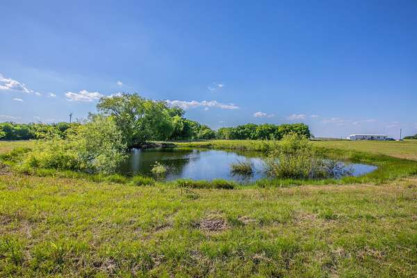 6 Acres of Residential Land for Sale in Mount Calm, Texas