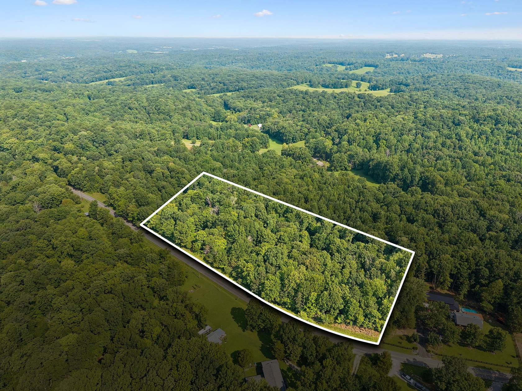 5 Acres of Residential Land for Sale in Dickson, Tennessee