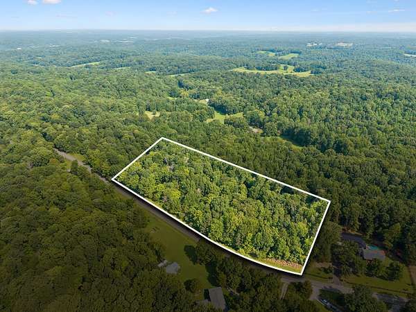 5 Acres of Residential Land for Sale in Dickson, Tennessee