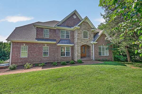 2.32 Acres of Land with Home for Sale in Brentwood, Tennessee