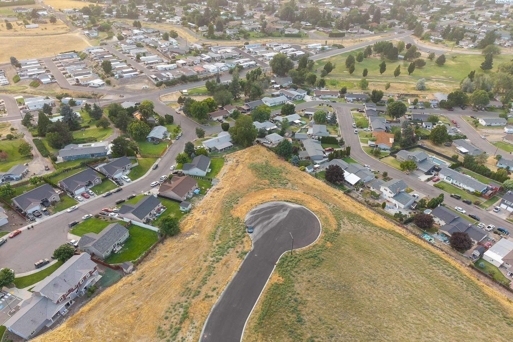 0.33 Acres of Residential Land for Sale in Grandview, Washington