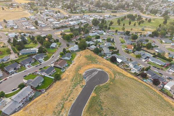 0.33 Acres of Residential Land for Sale in Grandview, Washington
