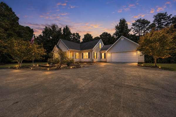 8 Acres of Land with Home for Sale in White Plains, Georgia