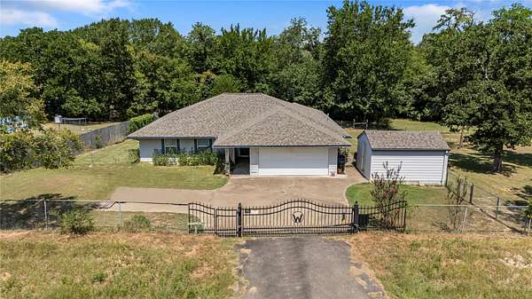 1.69 Acres of Land with Home for Sale in Alba, Texas