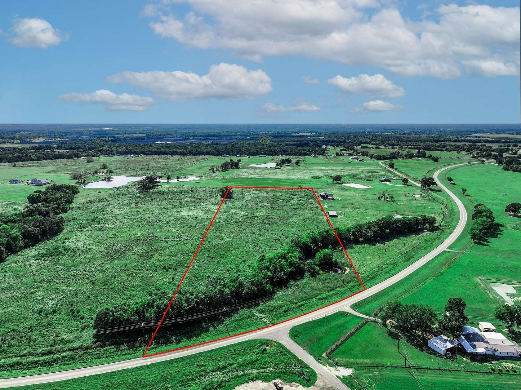 12.7 Acres of Land for Sale in Saltillo, Texas
