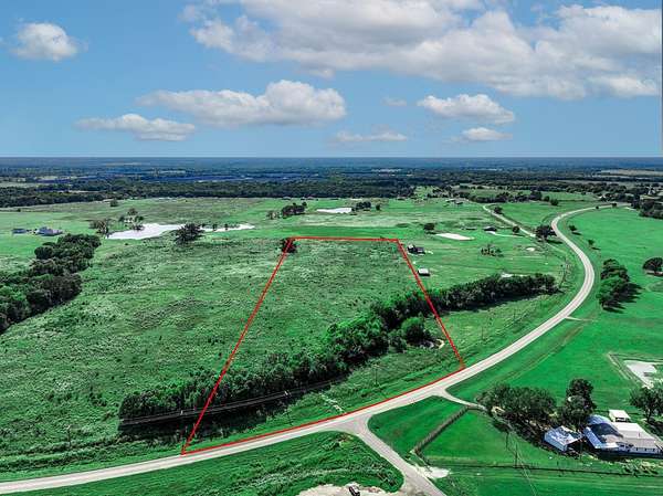 12.7 Acres of Land for Sale in Saltillo, Texas