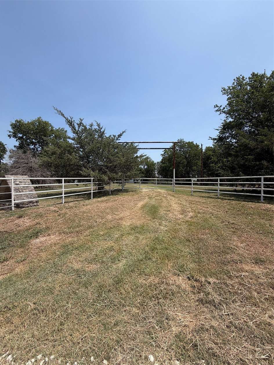30 Acres of Land for Sale in Purdon, Texas