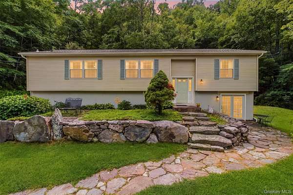 5.12 Acres of Land with Home for Sale in Putnam Valley, New York