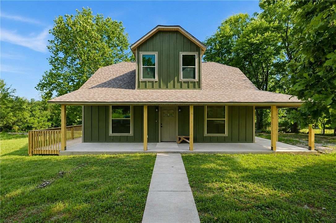 1.55 Acres of Land with Home for Sale in Sulphur Springs, Arkansas