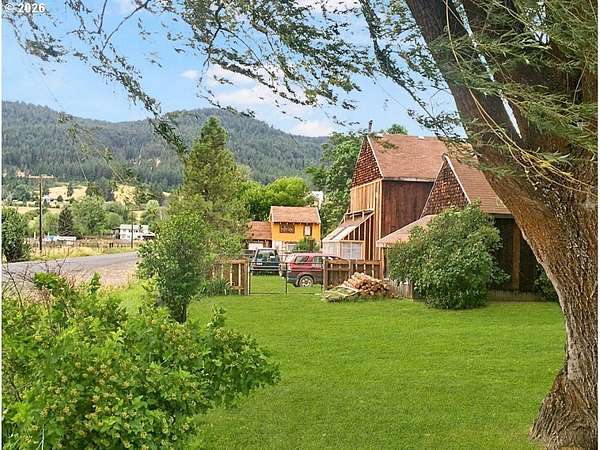 69.1 Acres of Land with Home for Sale in Halfway, Oregon