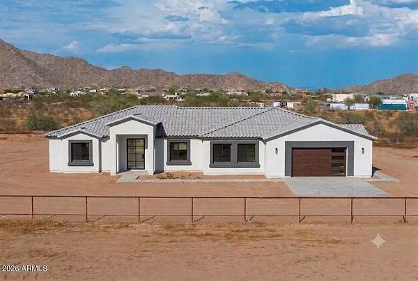2.52 Acres of Land with Home for Sale in Casa Grande, Arizona