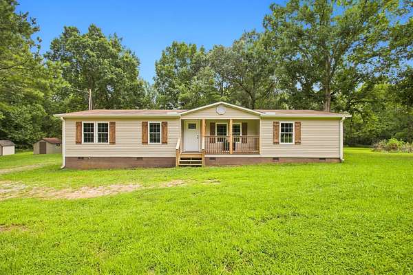 3.12 Acres of Land with Home for Sale in Dickson, Tennessee