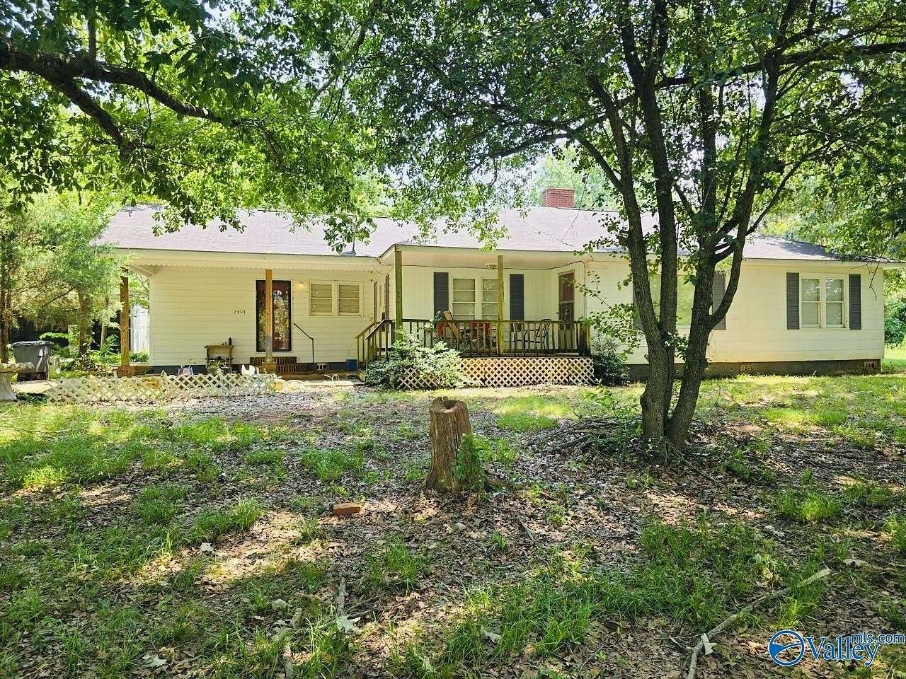 35 Acres of Land with Home for Sale in Town Creek, Alabama