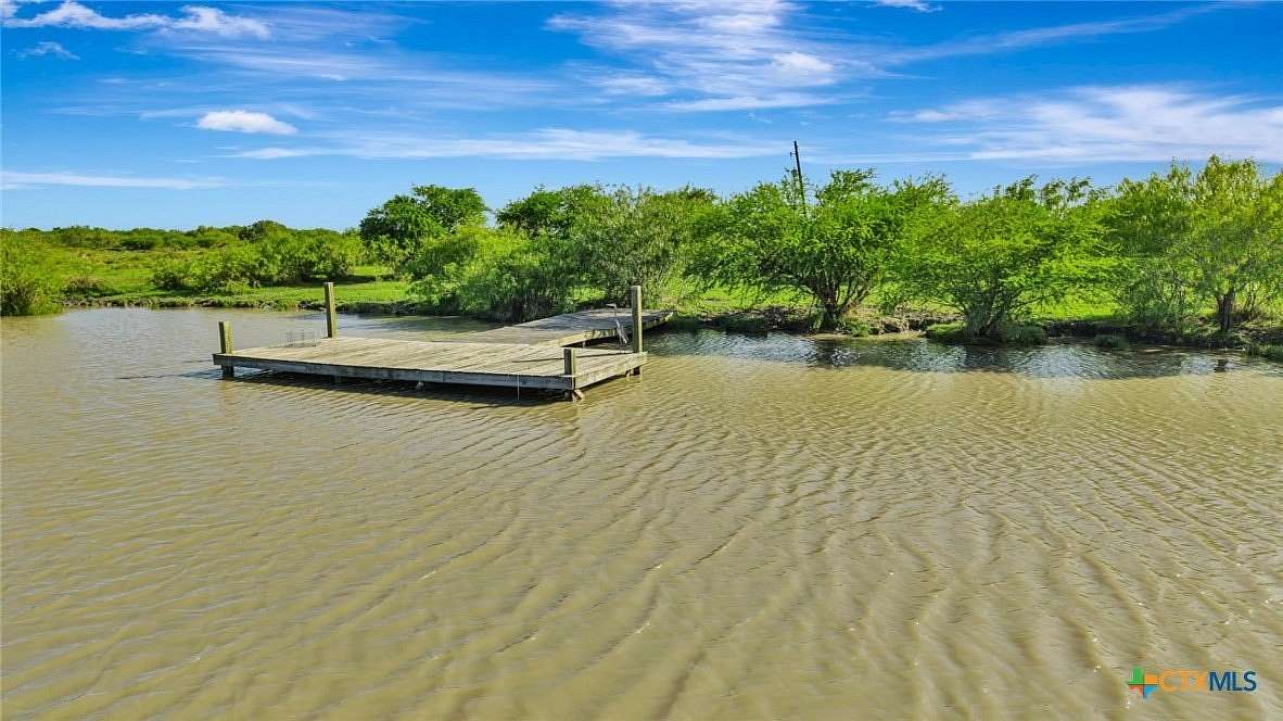 99.3 Acres of Agricultural & Residential Land for Sale in Raisin, Texas