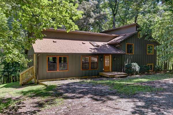 2.57 Acres of Land with Home for Sale in Hardy, Virginia