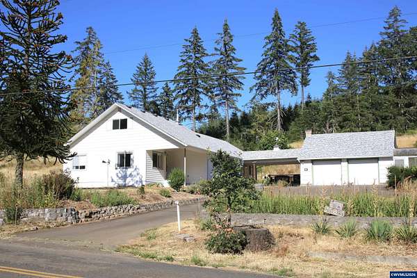 5 Acres of Land with Home for Sale in Sheridan, Oregon