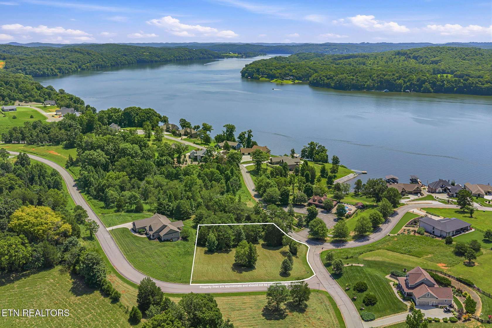 0.94 Acres of Residential Land for Sale in Harriman, Tennessee