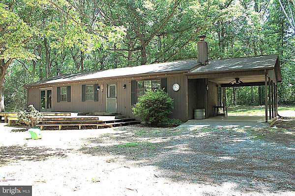 3 Acres of Land with Home for Sale in Edinburg, Virginia