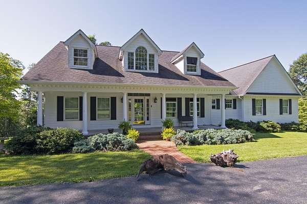 35 Acres of Land with Home for Sale in Lewisburg, West Virginia