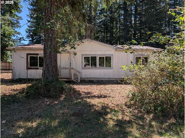 2.68 Acres of Land with Home for Sale in Oakridge, Oregon