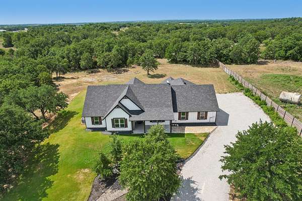 4.28 Acres of Land with Home for Sale in Alvord, Texas