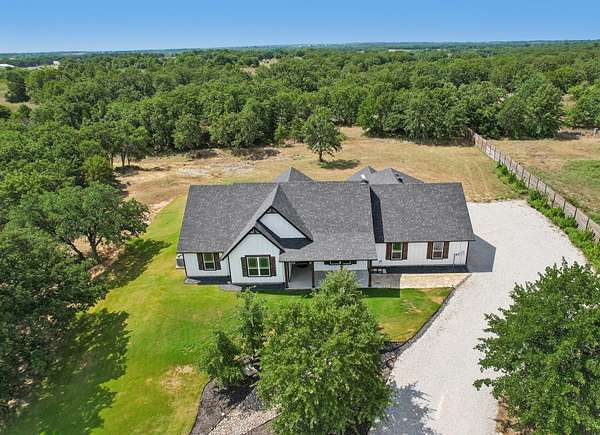 4.28 Acres of Land with Home for Sale in Alvord, Texas